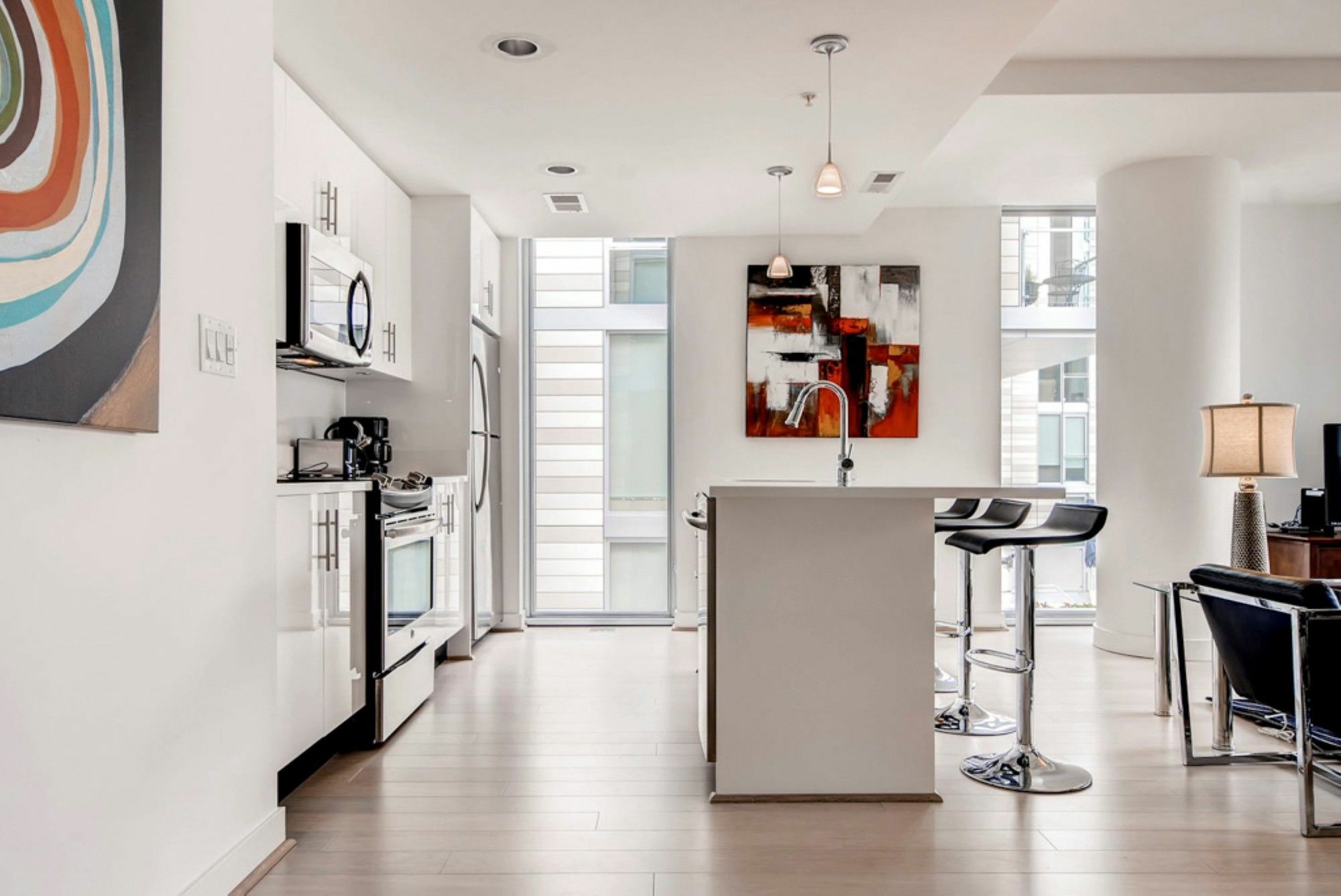 Global Luxury Suites At Chinatown Washington Bagian luar foto