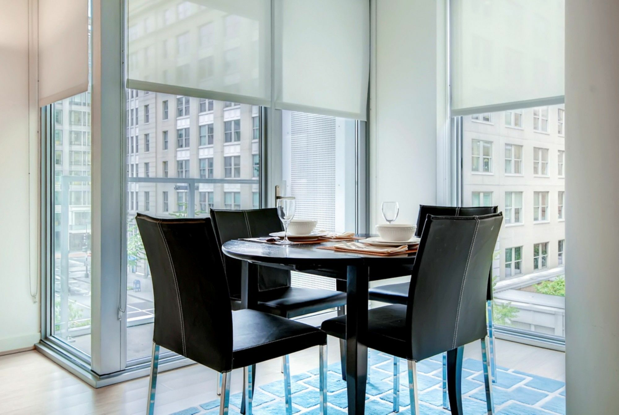 Global Luxury Suites At Chinatown Washington Bagian luar foto