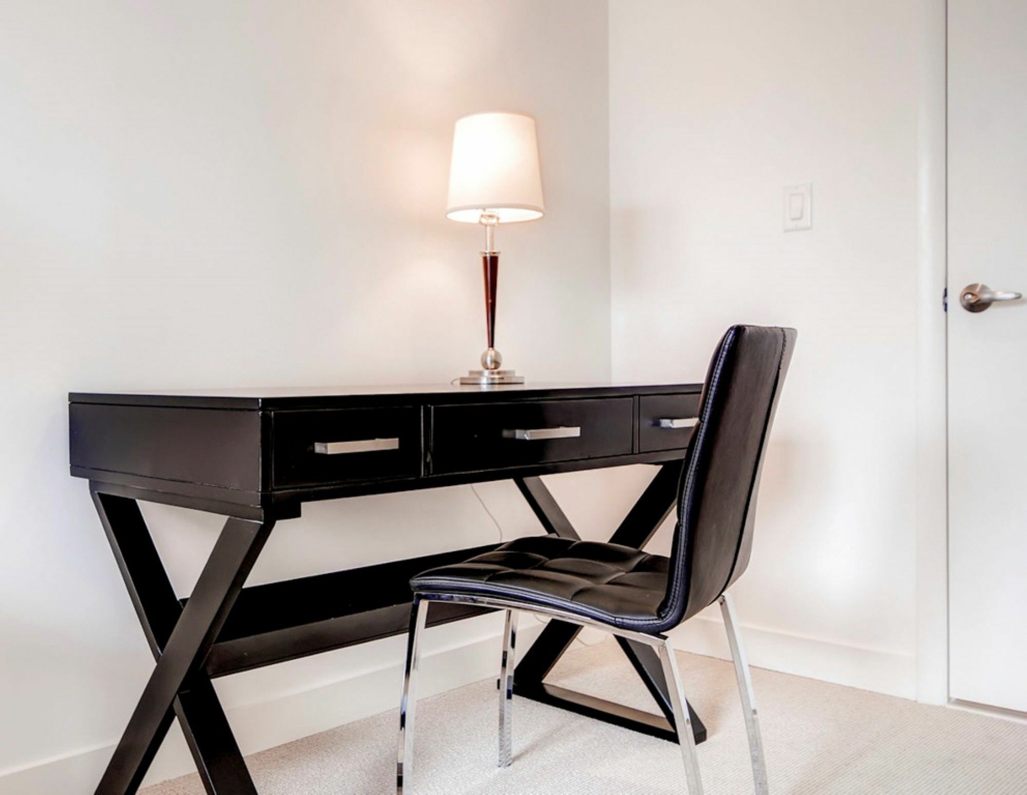 Global Luxury Suites At Chinatown Washington Bagian luar foto