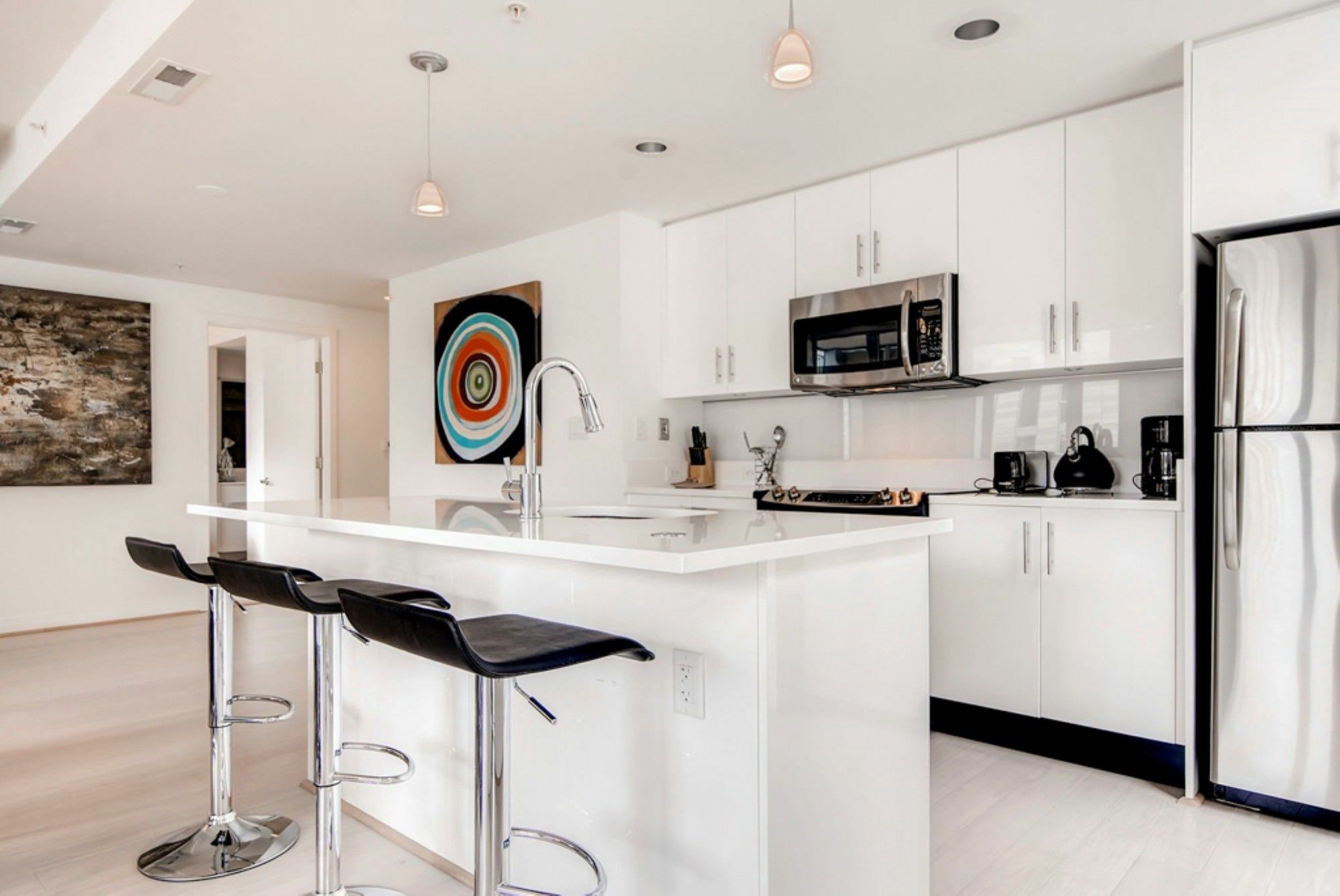 Global Luxury Suites At Chinatown Washington Bagian luar foto